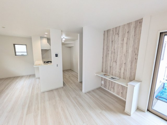 八王子市　富士見町　新築一戸建て　５期の内装|～リビングには、リモートワークやお子様のスタディスペースに大活躍のカウンター付き～