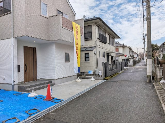 八王子市　富士見町　新築一戸建て　５期の前面道路含む現地写真|～北側4ｍ道路に面しています～