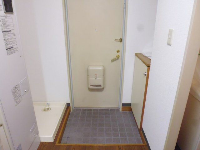 セルサス大道壱番館の玄関