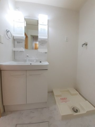 フローレンスＮの洗面所|忙しい朝には欠かせない洗面所です