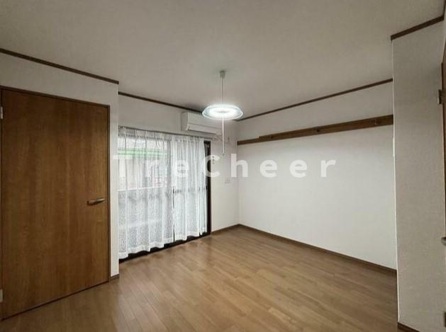 ヴィラ荒川3の居間・リビング