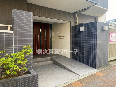 【エントランス】 | グランリーヴェル横濱ポートシティ