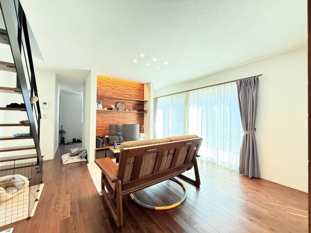 【太陽光付き】那珂郡東海村大字須和間オール電化住宅の居間・リビング