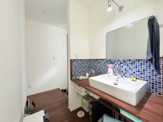 【太陽光付き】那珂郡東海村大字須和間オール電化住宅の独立洗面台