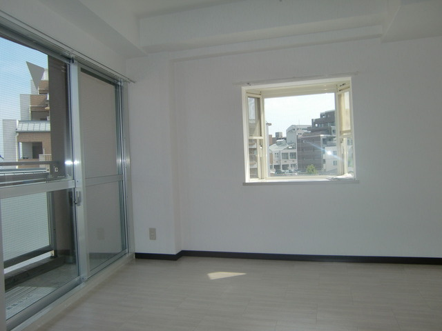 クラリティ王子の洋室