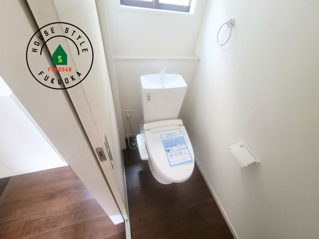 福岡市南区桧原7丁目第3-1棟（1号棟）のトイレ|温水洗浄便座を完備しております。2ヶ所にトイレがあるのは朝の慌ただしい時間も安心です。
