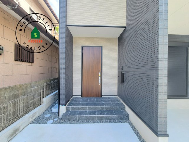 福岡市南区桧原7丁目第3-1棟（1号棟）の玄関|おでかけの時も帰った時も、「我が家」を最初に感じでもらえる素敵な空間に。