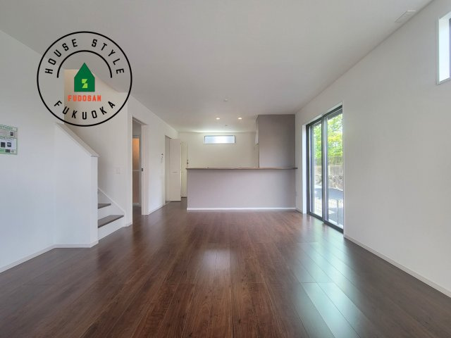 福岡市南区桧原7丁目第3-1棟（1号棟）の居間・リビング|キッチンからリビングをしっかり確認できます。家族の笑顔があふれる空間になりそうですね。