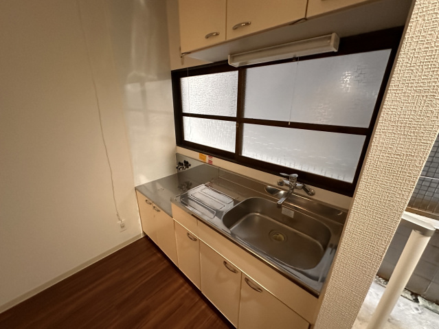 涼和荘のキッチン|コンパクトなキッチンで掃除もラクラク