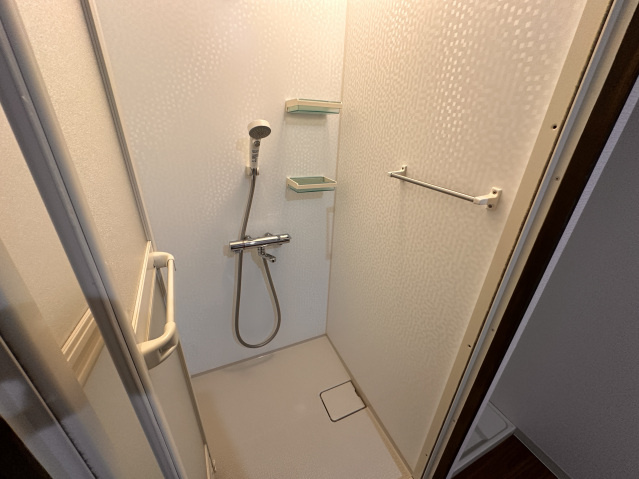 涼和荘のシャワールーム|シャワーを浴びることができます