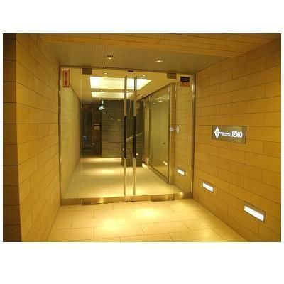 プラチナコート上野のエントランス