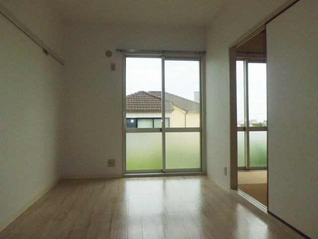 ハイツ赤坂 Bの洋室