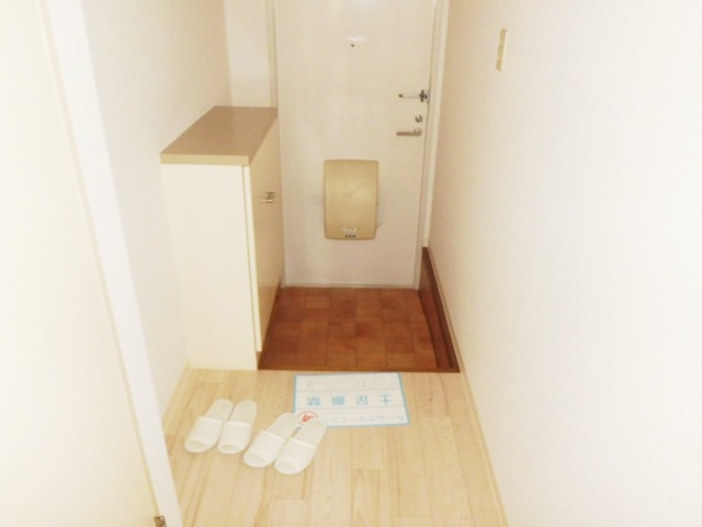 ハイツ赤坂 Bの玄関