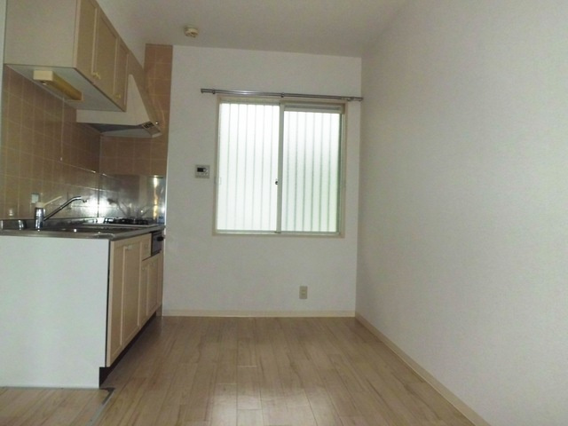 ハイツ赤坂 Bの居間・リビング