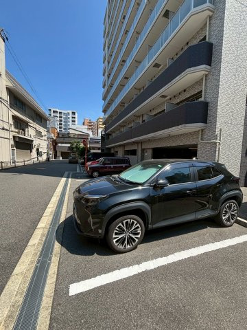 大阪市福島区福島４丁目の賃貸マンションの駐車場
