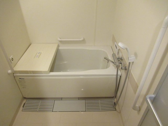 シティコート住吉本町３ＬＤＫの浴室|お風呂で日々の疲れを落としましょう