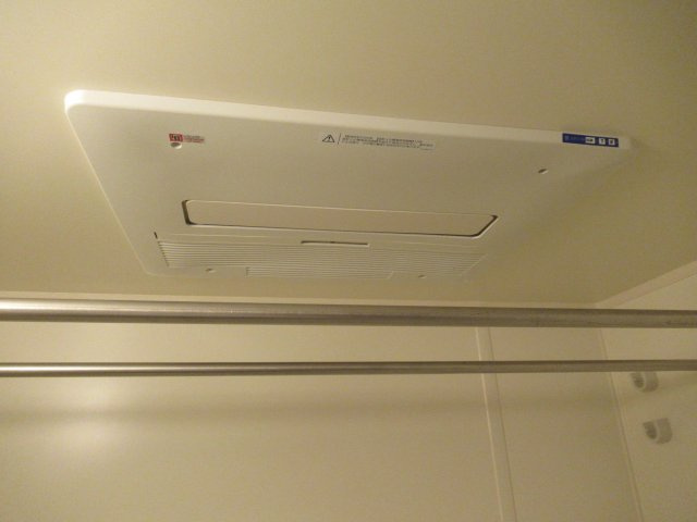 シティコート住吉本町３ＬＤＫの浴室|浴室乾燥暖房機つきです