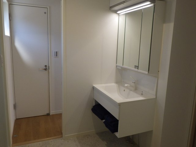 戸建　北広島町有田の独立洗面台