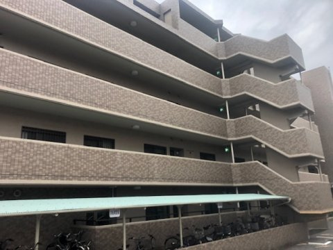 ファミール上安ステーションサイドの外観