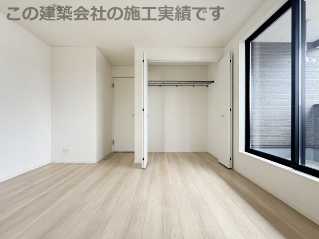 耐震+制震の家：住宅性能取得物件 手崎町 1号棟の洋室|各居室に収納を備えました