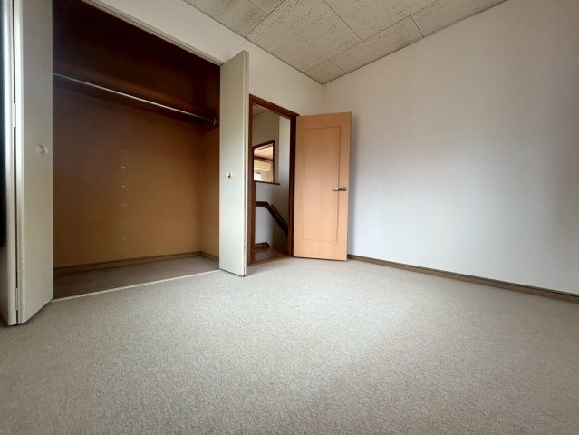 八街は戸建ての洋室