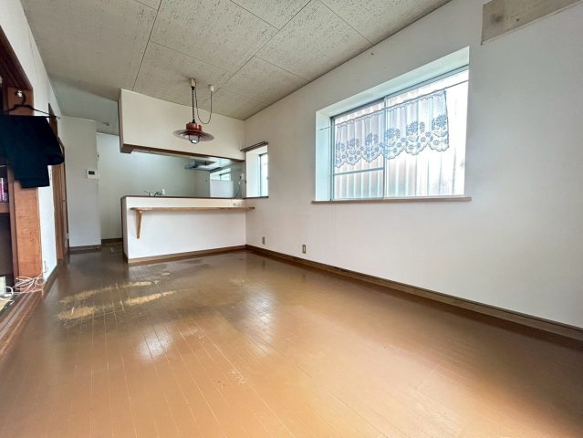 八街は戸建ての居間・リビング