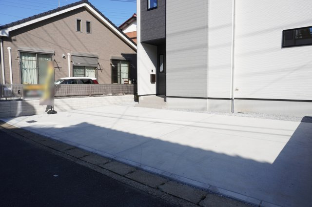 草加市小山1丁目 新築分譲住宅 全2棟 1号棟の駐車場