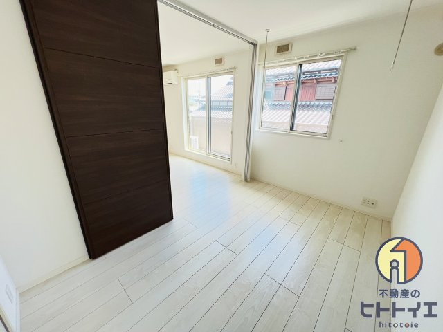 グレイスハイムの洋室|リビング横の洋室です