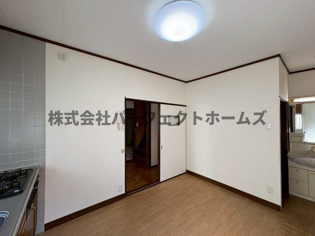 長尾家具町4丁目戸建　賃貸の居間・リビング|使いやすい居間です