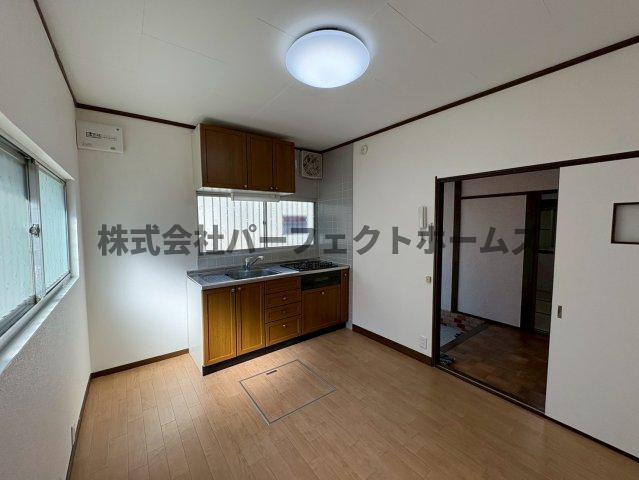 長尾家具町4丁目戸建　賃貸の居間・リビング|ゆったりとしたリビングです
