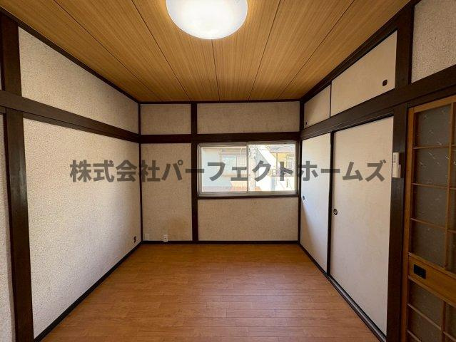 長尾家具町4丁目戸建　賃貸の洋室|落ち着いた色調の洋室です