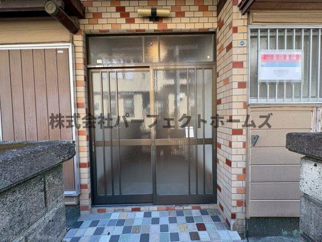 長尾家具町4丁目戸建　賃貸の玄関|ゆったりとした玄関です