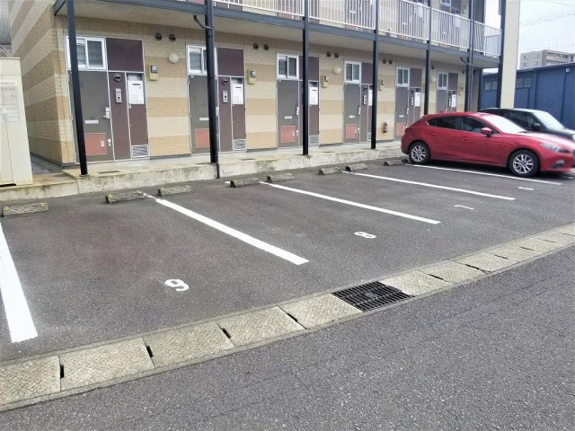 レオパレス入道の駐車場|画像9
