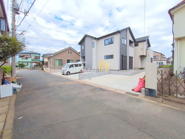 草加市小山1丁目 新築分譲住宅 全2棟 2号棟の前面道路含む現地写真