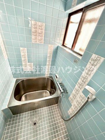 野崎2丁目一戸建の浴室