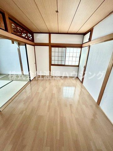 野崎2丁目一戸建の寝室