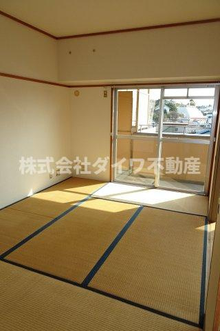 ステープル六供の和室