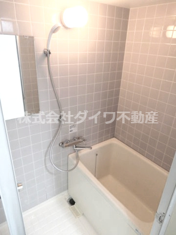 ステープル六供の浴室