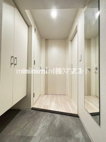 セレニテ日本橋エクラの玄関