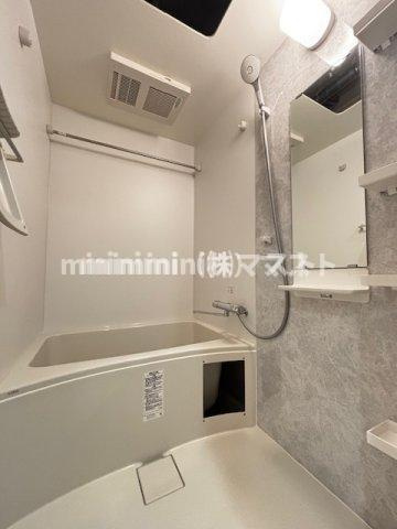 セレニテ日本橋エクラの浴室