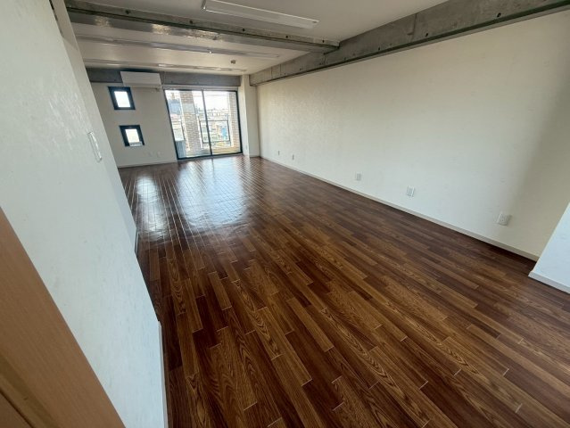 百々西町107ビル401の内装