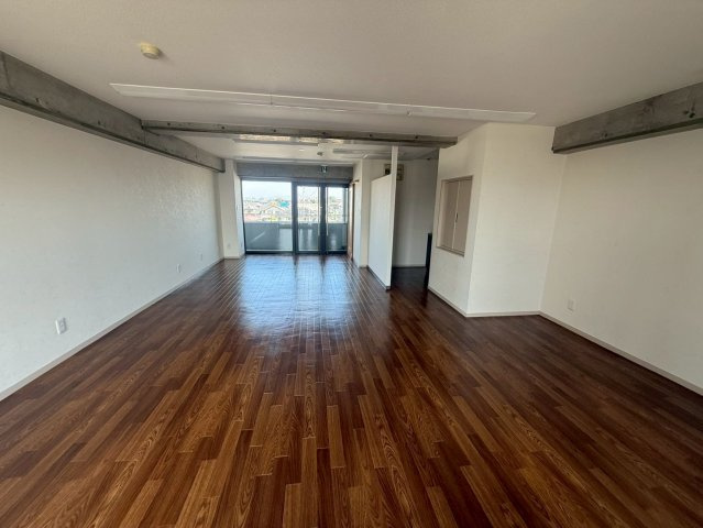 百々西町107ビル401の内装