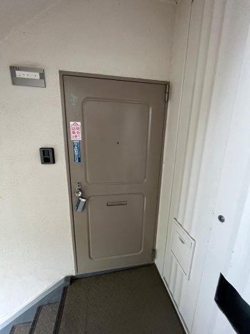 東逗子団地17号棟の玄関|購入時の写真です