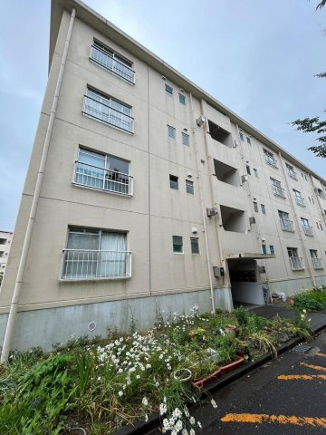 東逗子団地17号棟の外観