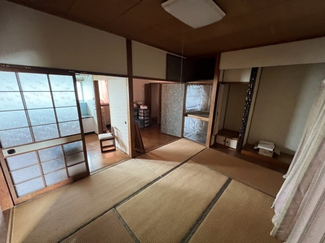 八代市新浜町2-105の和室