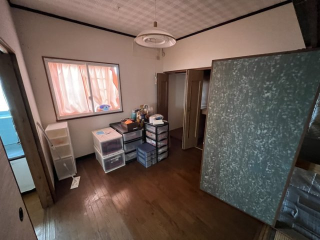 八代市新浜町2-105の洋室