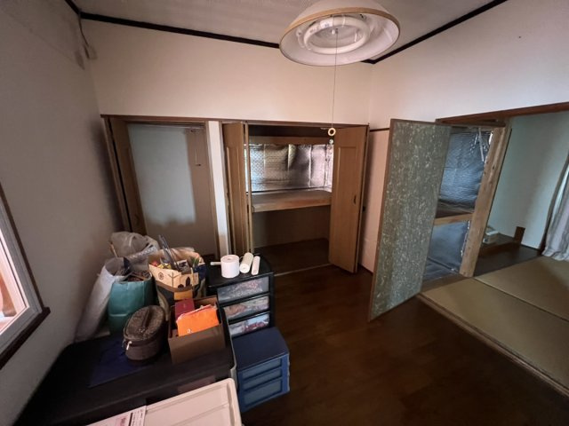 八代市新浜町2-105の洋室