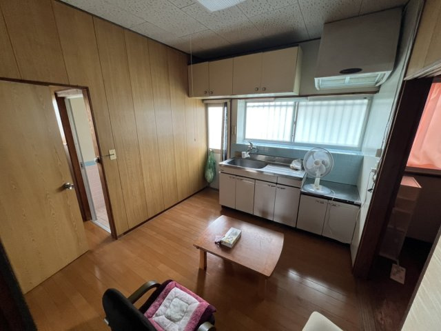 八代市新浜町2-105のダイニング