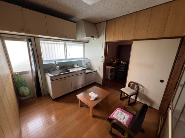 八代市新浜町2-105のダイニング