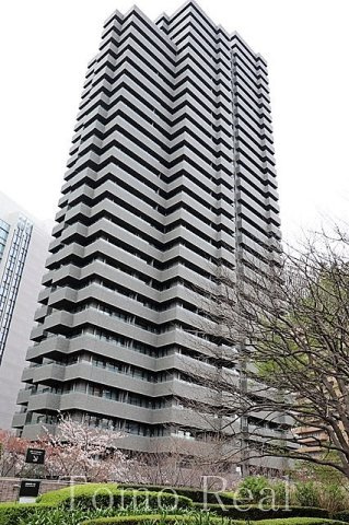 泉ガーデンレジデンスの外観